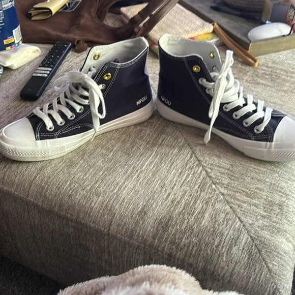 Darc Sport Wolves High Top Sneakers Navy/Tan Men's Size 6.5 Women 8.5 - Picture 2 of 5